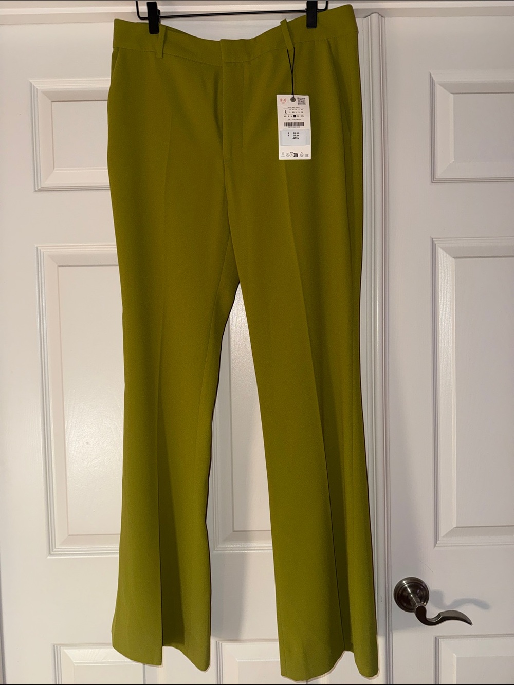 NWT Chartreuse Women’s Dress pants never worn